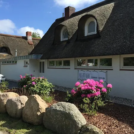 Hus Am Wall - Reetdachapartments - St. Peter Ording